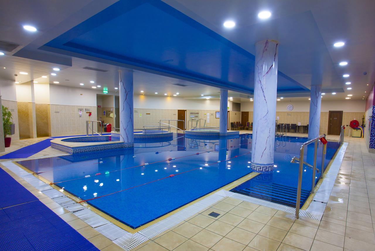 Knightsbrook Hotel Courtyard Accommodation Trim Buitenkant foto